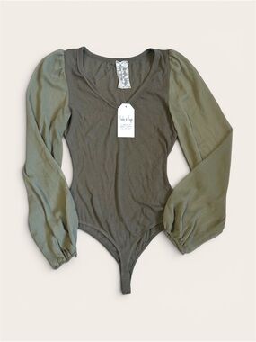 NWT Sadie & Sage Long Sheer Sleeve Bodysuit Olive Green V-Neck Small